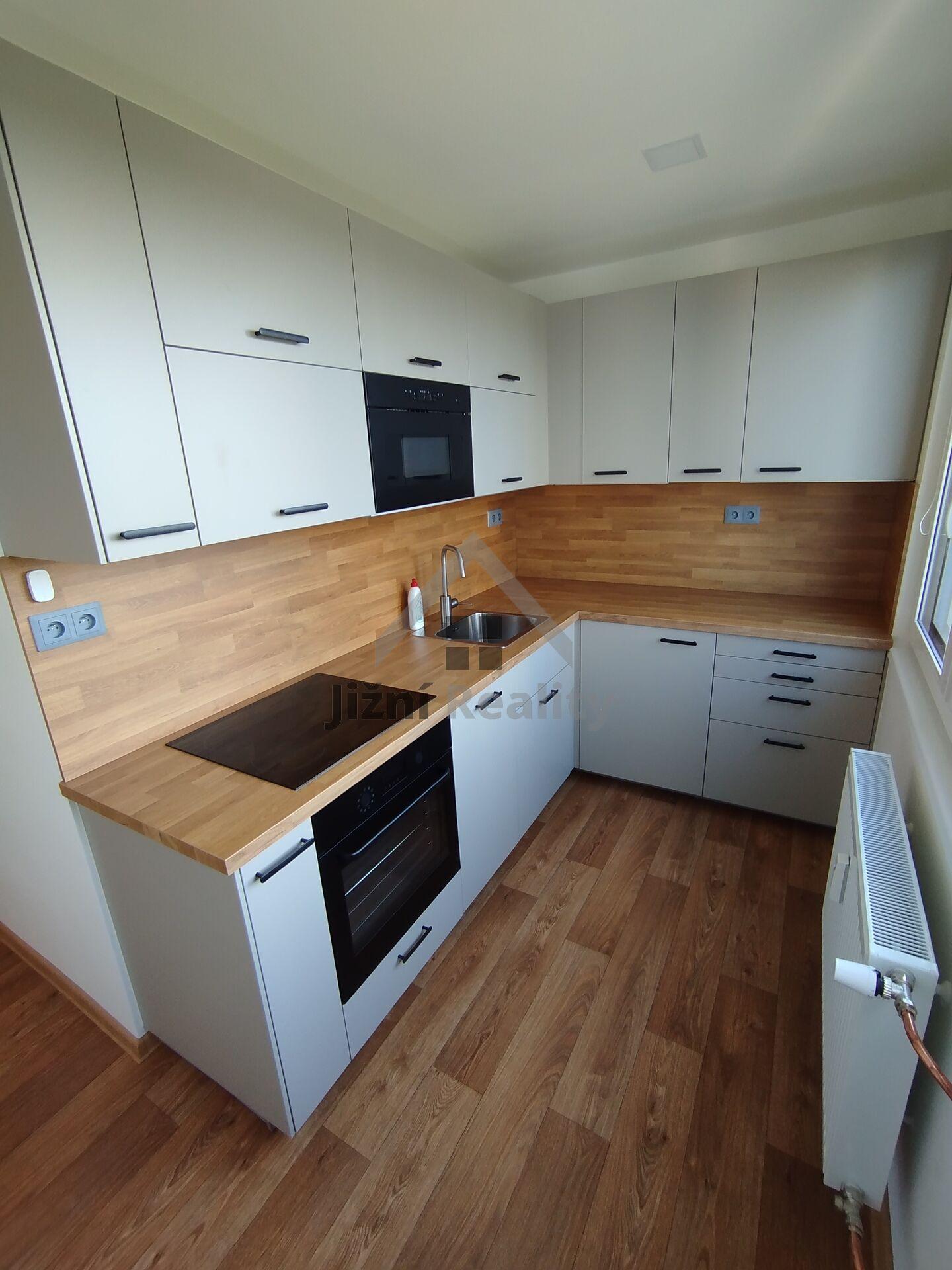 Byt 3+1/B, OV, 61 m2, ulice Průběžná, České Budějovice