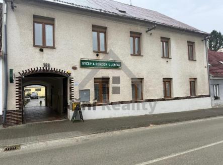 Prodej - nájemní dům, 900 m²