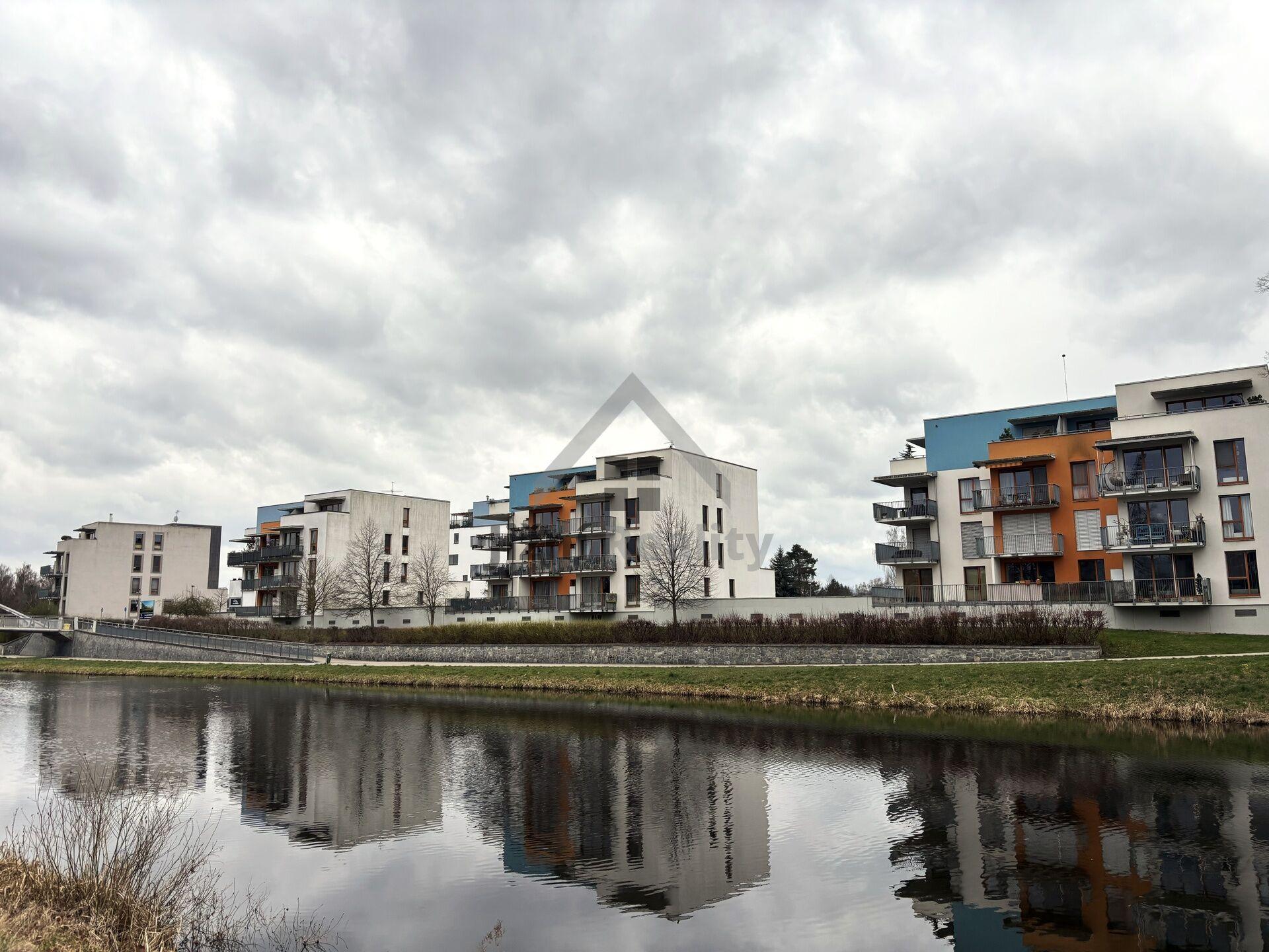 Byt 3+kk, 94 m2, garáž, U Lučního jezu, ČB