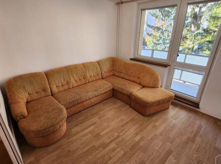 obývací pokoj s přirozené světlo a dřevěná podlaha | Pronájem bytu, 3+kk, 55 m²