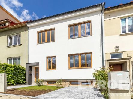 . | Prodej - dům/vila, 307 m²