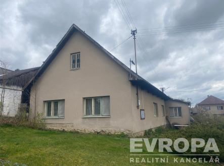 venkovní obytný prostor s trávník | Prodej - dům/vila, 125 m²