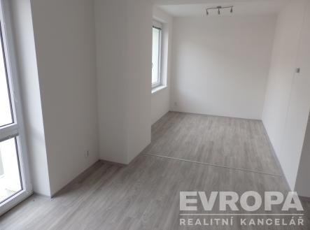 . | Pronájem bytu, 1+kk, 30 m²