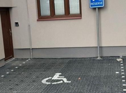 . | Pronájem bytu, 1+kk, 35 m²