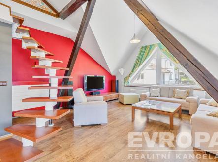 . | Prodej - dům/vila, 375 m²