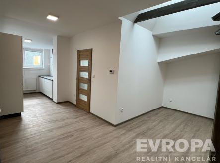 . | Pronájem bytu, 3+kk, 60 m²