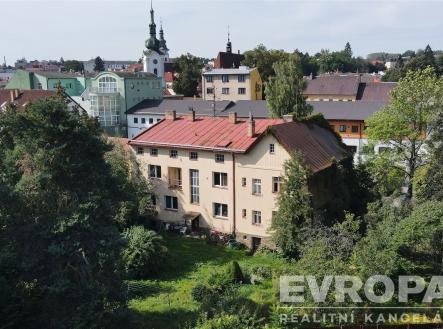 pohled od V | Prodej - dům/vila, 344 m²