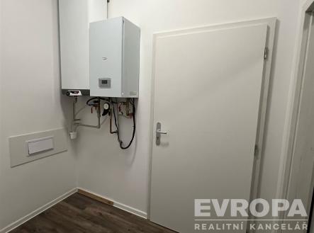 . | Pronájem bytu, 1+kk, 29 m²