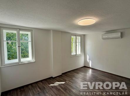 . | Pronájem bytu, 1+1, 40 m²