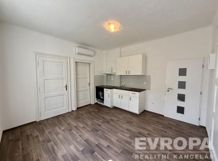 . | Pronájem - dům/vila, 101 m²