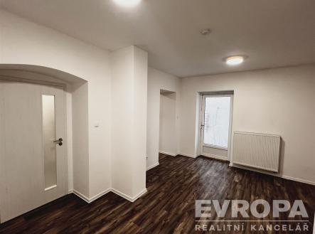 . | Pronájem bytu, 1+kk, 32 m²