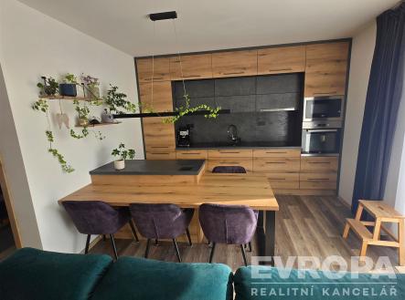 . | Pronájem bytu, 2+kk, 55 m²