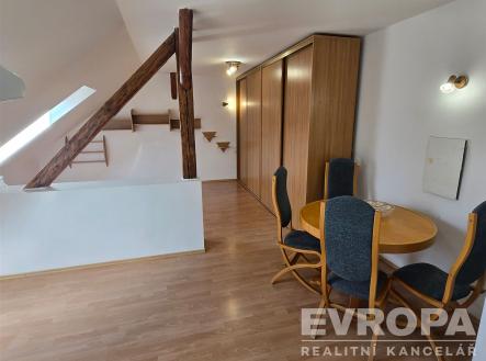 . | Pronájem bytu, 2+kk, 79 m²