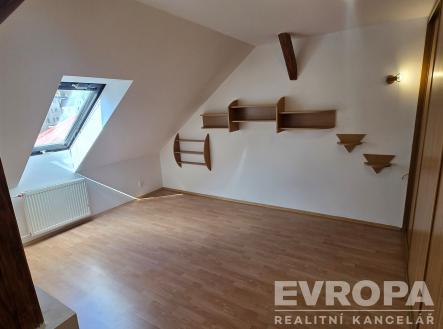 . | Pronájem bytu, 2+kk, 79 m²