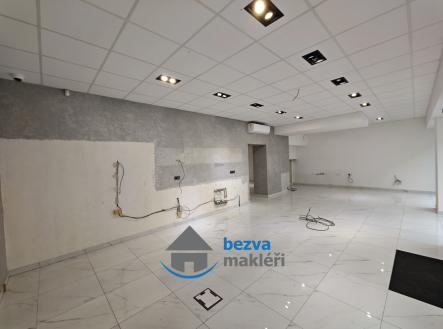 4 | Pronájem - obchodní prostor, 100 m²