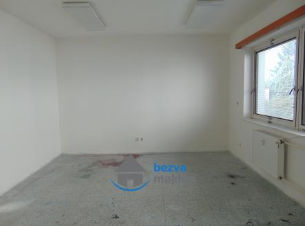 2 | Pronájem - komerční objekt, sklad, 27 m²