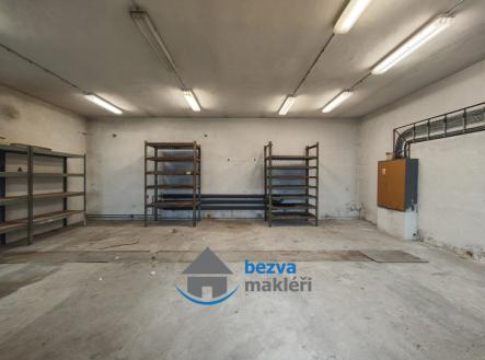 3 | Pronájem - komerční objekt, sklad, 63 m²