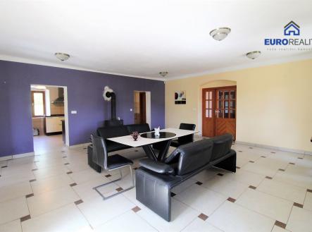 obývací pokoj v přízemí | Prodej - dům/vila, 389 m²