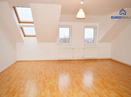 obyvaci-pokoj-s-kuchyni-2-1.jpg | Pronájem bytu, 2+kk, 59 m²