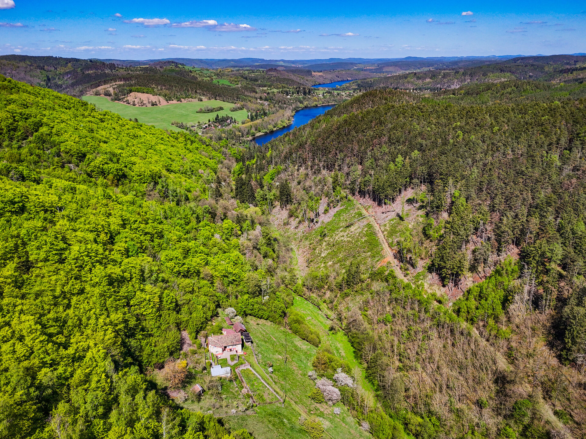 Prodej RD 120m2 s pozemky 5,5 Ha