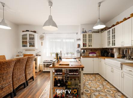 kuchyne-1.jpg | Prodej - dům/vila, 221 m²
