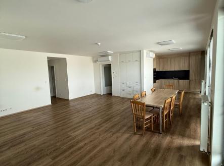 whatsapp-image-2025-09-08-at-11.05.09.jpeg | Pronájem - kanceláře, 109 m²