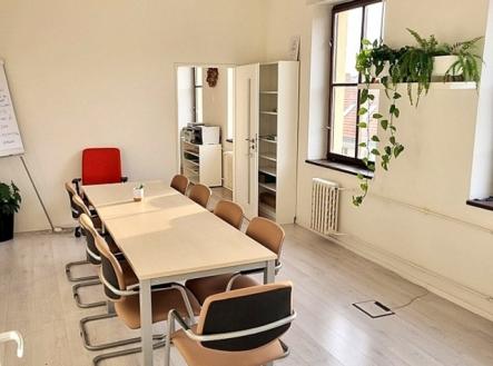 1000026921.jpg | Pronájem - kanceláře, 69 m²