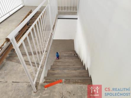 f.jpeg | Pronájem - obchodní prostor, 43 m²