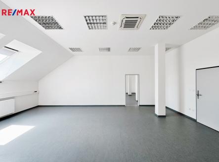 9680bce9-58aa-479c-b424-6b9f2b2a645a.jpeg | Pronájem - kanceláře, 40 m²