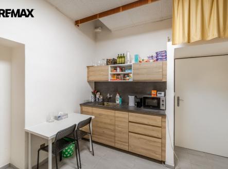 kuchyn.jpg | Pronájem - obchodní prostor, 165 m²