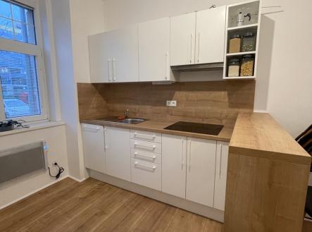 kuchyňská linka | Pronájem bytu, 2+kk, 38 m²
