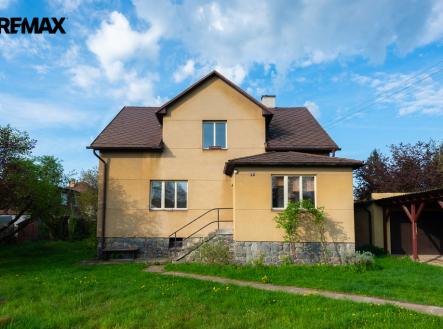 Čelní pohled na dům | Prodej - dům/vila, 150 m²