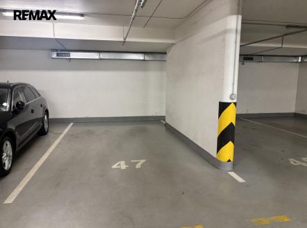 vojenova-parking-1.jpg | Pronájem - malý objekt/garáž