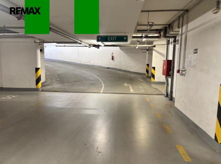 vojenova-parking-2.jpg | Pronájem - malý objekt/garáž