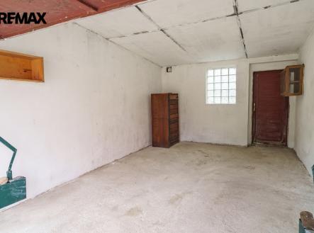 velkacernoc-garaze-3.jpg | Prodej - malý objekt/garáž