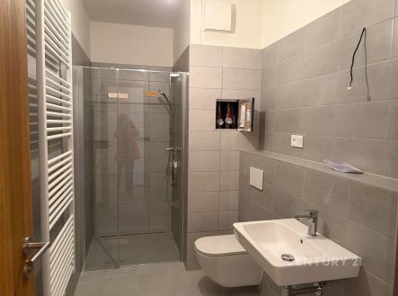 . | Pronájem bytu, 2+kk, 60 m²