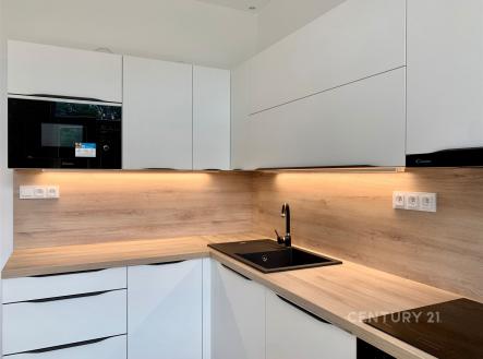 . | Pronájem bytu, 2+kk, 60 m²