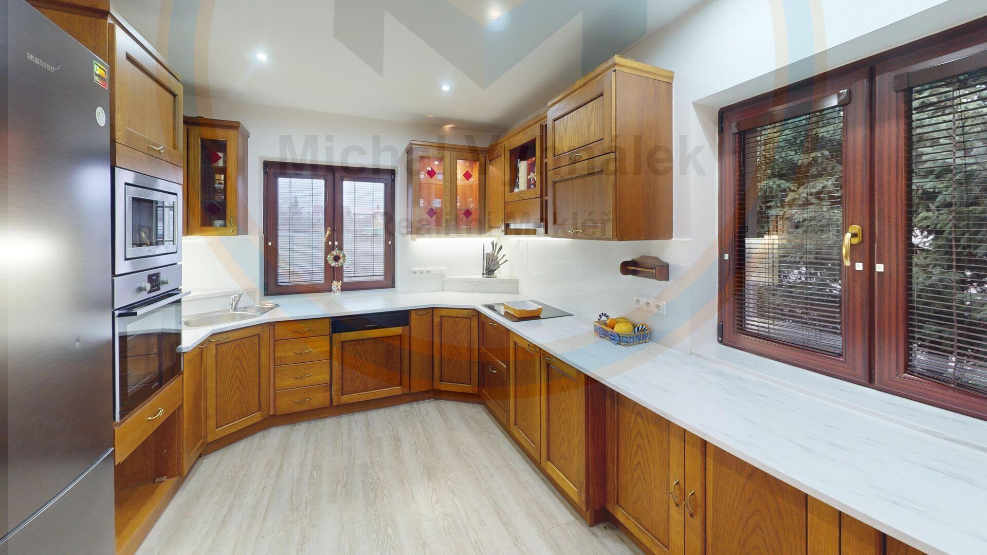 Prodej rodinného domu – bungalov 4+kk, pozemek 1 244 m², Chrást u Mělníka