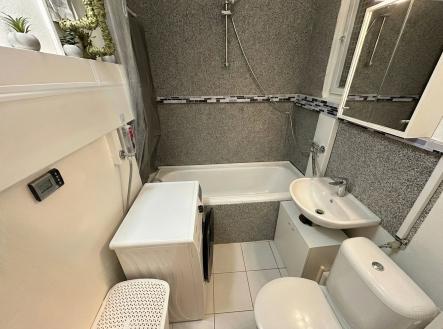 6 | Prodej bytu, 1+kk, 38 m²