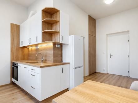 8e7b22cf-d902-4156-850f-fddb2b4163f6 | Pronájem bytu, 2+kk, 36 m²