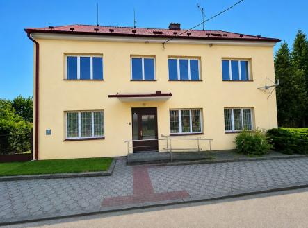 15785829-52df-4266-8054-d975c2ab7ec0 | Prodej - dům/vila, 320 m²