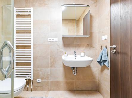 . | Pronájem bytu, 1+kk, 32 m²