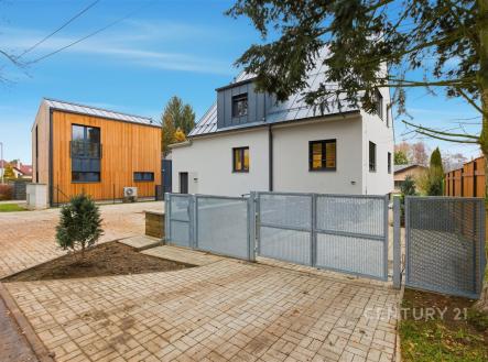 . | Prodej bytu, 3+kk, 94 m²