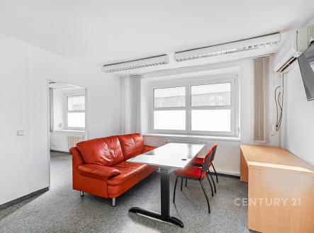 . | Pronájem - kanceláře, 32 m²