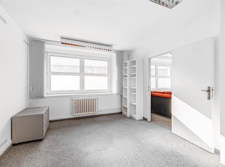 . | Pronájem - kanceláře, 32 m²