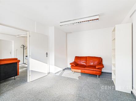 . | Pronájem - kanceláře, 32 m²