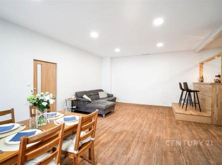 . | Pronájem bytu, 2+kk, 70 m²