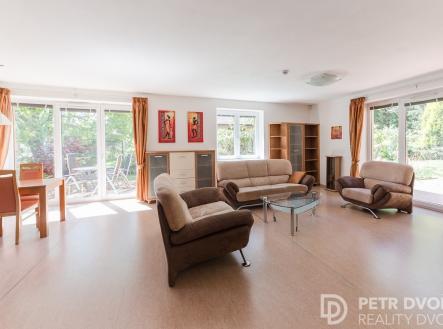 Pronájem - dům/vila, 176 m²