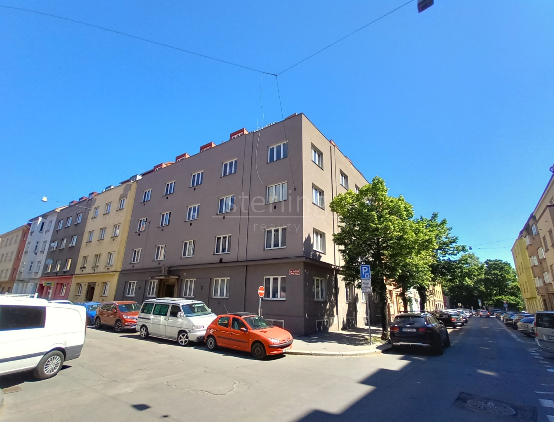 Pronájem bytu 2+kk v ulici Za poštou, Praha 10 - Strašnice, nezařízený, ihned k nastěhování
