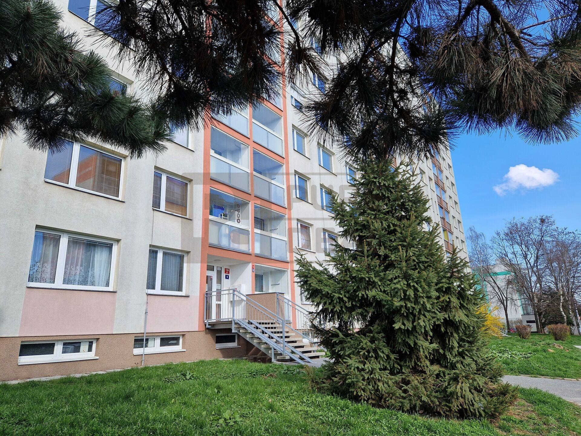 Vkusně zrekonstruovaný byt 3+kk s balkonem 68m2 na Praze 6 - Řepích na dlouhodobý pronájem
